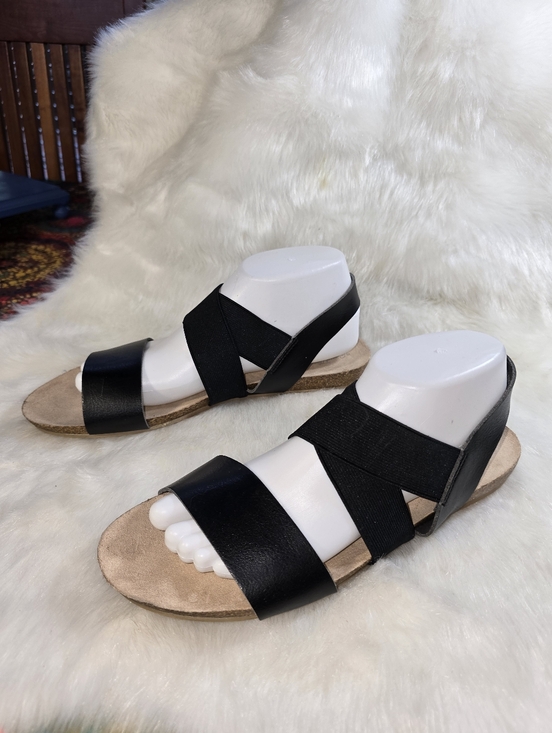 Universal Thread Shoes - Universal Threads/Target Black Crisscross Elastic Strap Women's Sandals